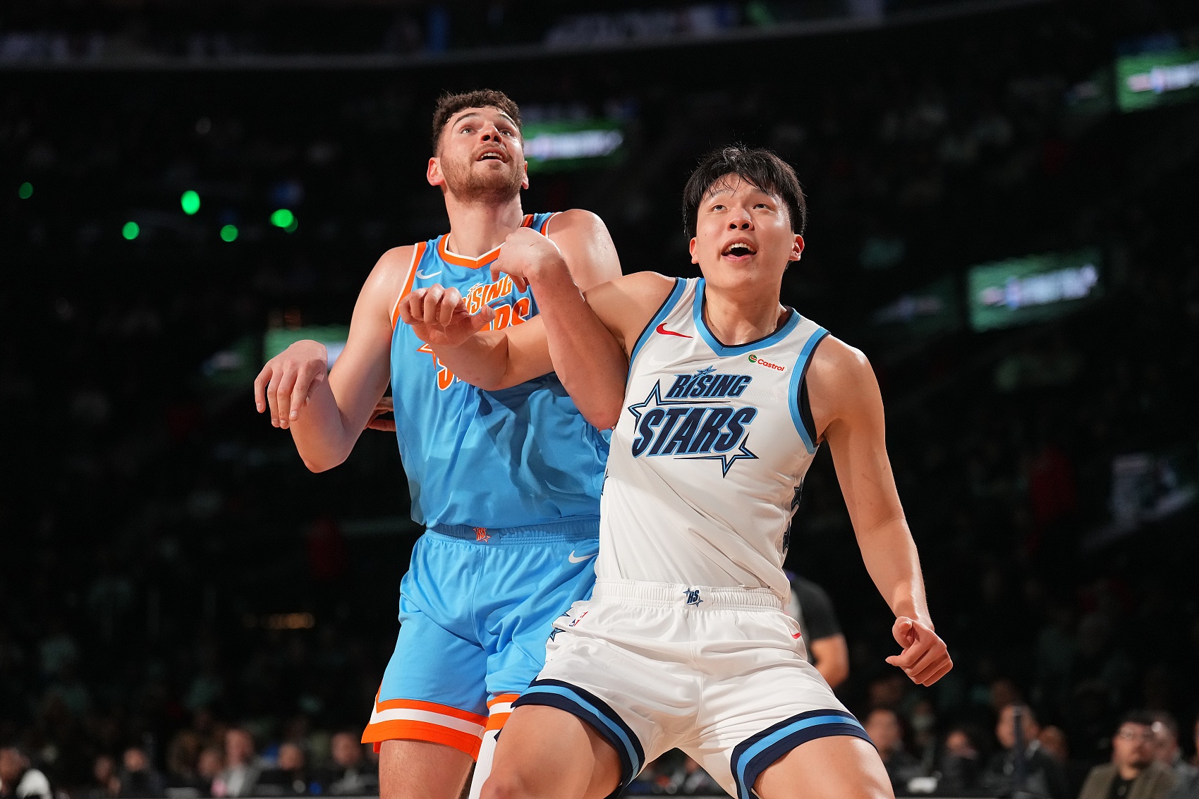 开拓者媒体人:杨瀚森本场的表现好于夏联 未来定位是克林根替补 开拓者媒体人:杨瀚森本场的表现好于夏联 未来定位是克林根替补