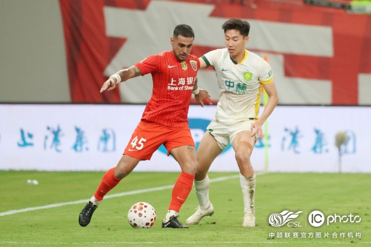 上海海港队0-0战平北京国安队